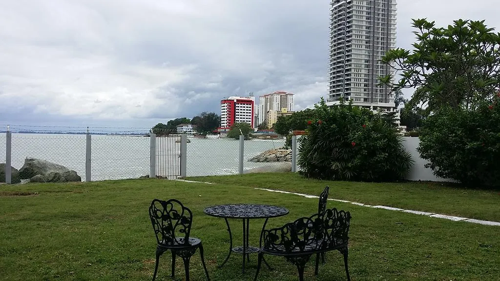Beach Front Bungalow Tanjung Bungah George Town