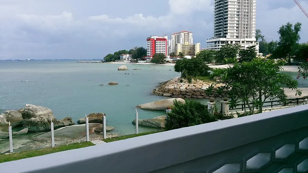 Beach Front Bungalow Tanjung Bungah George Town 0*,